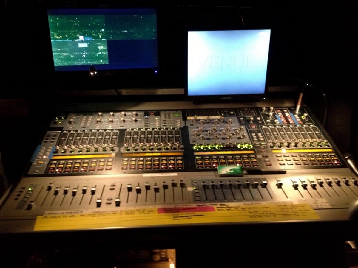 MIX Touring - Bon Jovi in Nashville