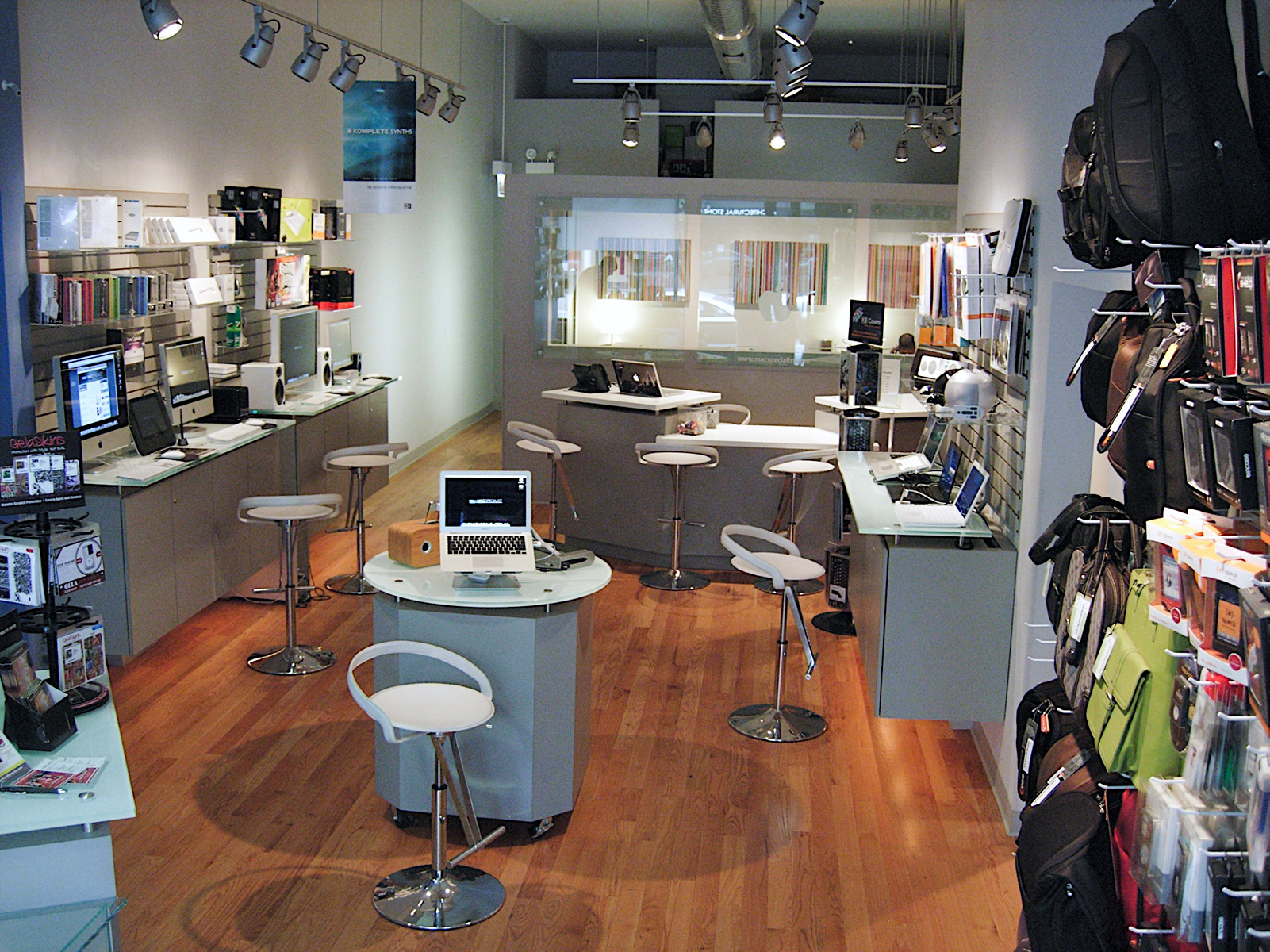 MacSpecialist River North Retail Floor | Apple Specialist